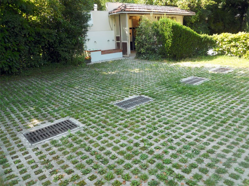 Aire de service pour camping-car, aire camping-car proche chemin henri IV | Pau, Ousse (64)